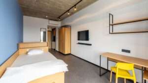 For decades, student housing has been a favourite sector among UK property investors. But in 2025, rising costs, changing tenant expectations and regulatory reform have sparked a new debate: is traditional HMO student letting still viable—or has Purpose-Built Student Accommodation (PBSA) become the smarter option?