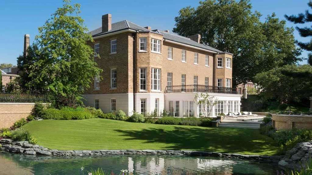 A £265m house sale in Chelsea has thrust the six-dwelling stamp duty rule under scrutiny, after an investigation found that adding five modest flats to the deal cut the buyer's tax bill by £18.5m.